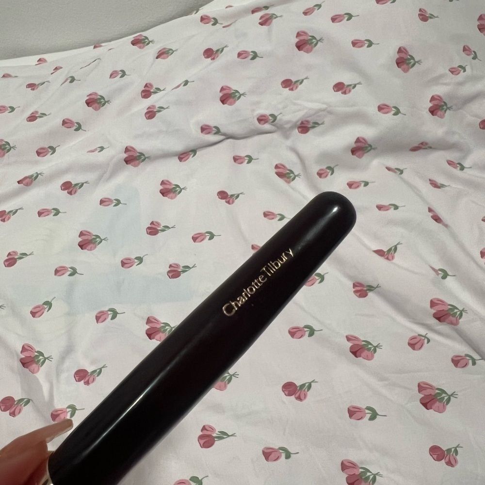 charlotte tilbury blusher brush